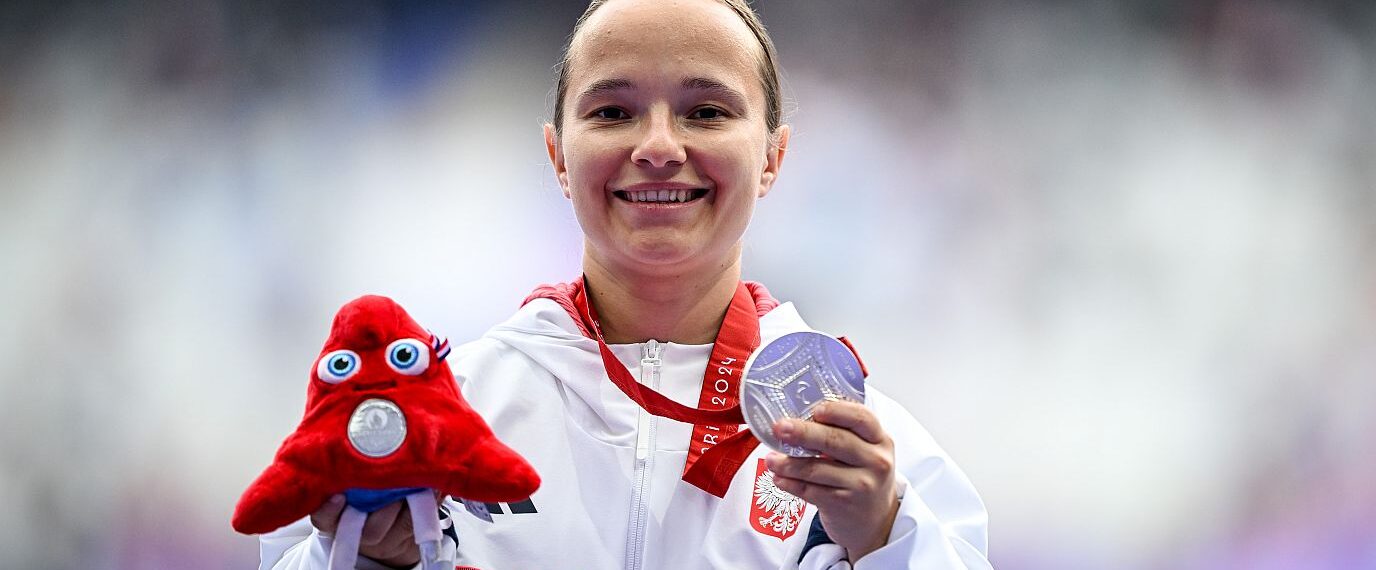 Renata Śliwińska zdobywa srebro i oddaje medal na licytację