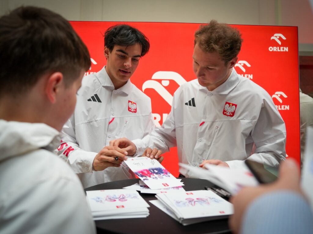 Skoczkowie I Para Siedziba 13