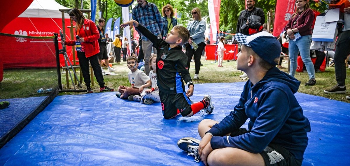 Sport paralimpijski w „Krainie wyobraźni”, czyli Dzień Dziecka w kancelarii premiera